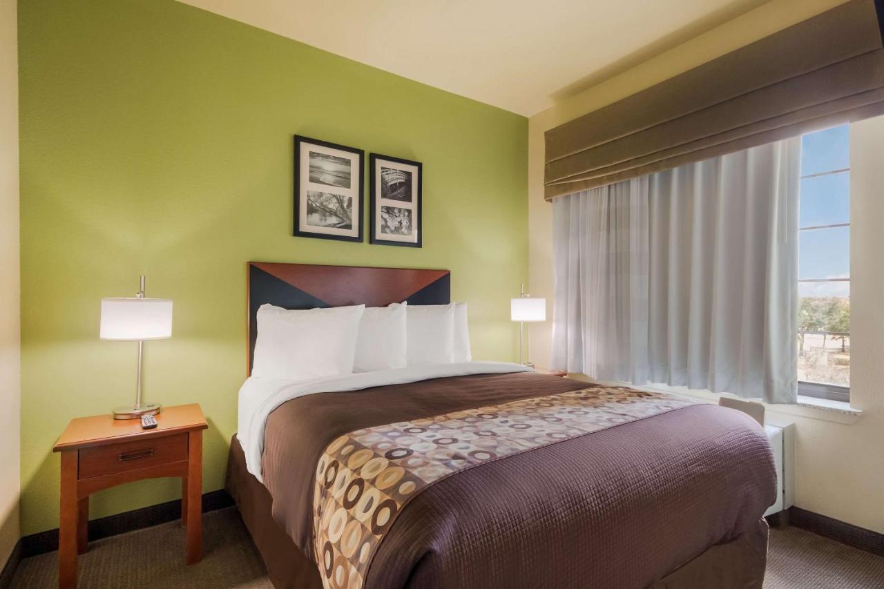 Surestay Plus Hotel By Best Western Near Seaworld San Antonio Luaran gambar